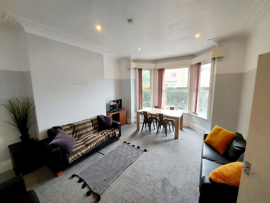 Property photo 1 of 42