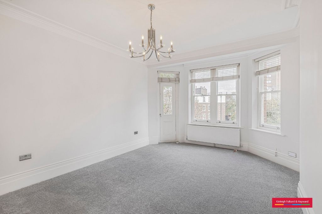 Property photo 3 of 18 Picture No. 01