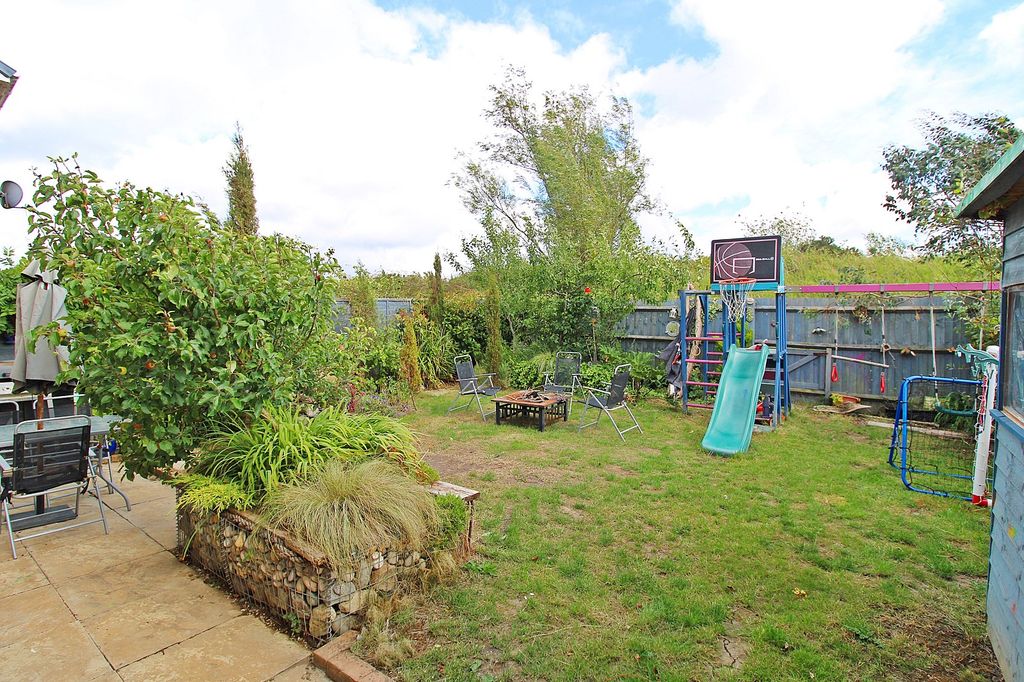 Property photo 2 of 26 Rear Garden
