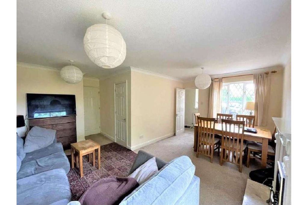 Property photo 3 of 14 Dining Area