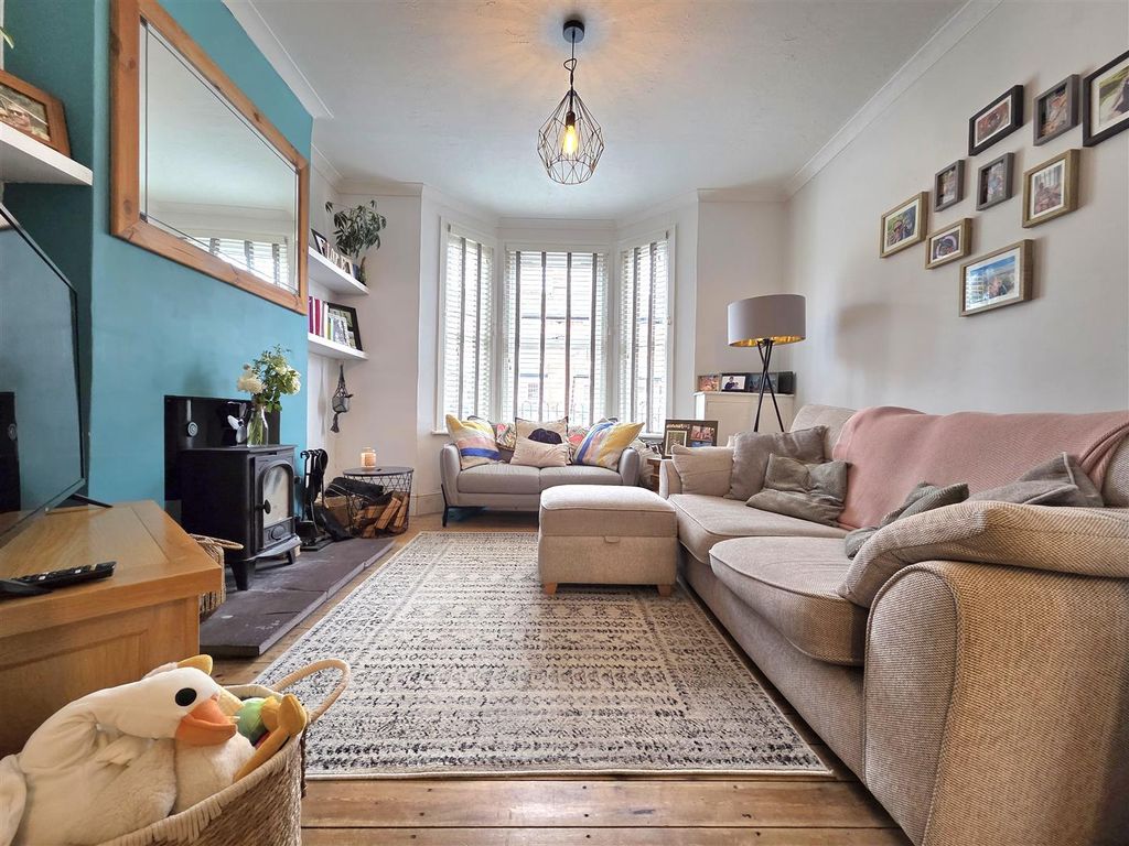 Property photo 2 of 18