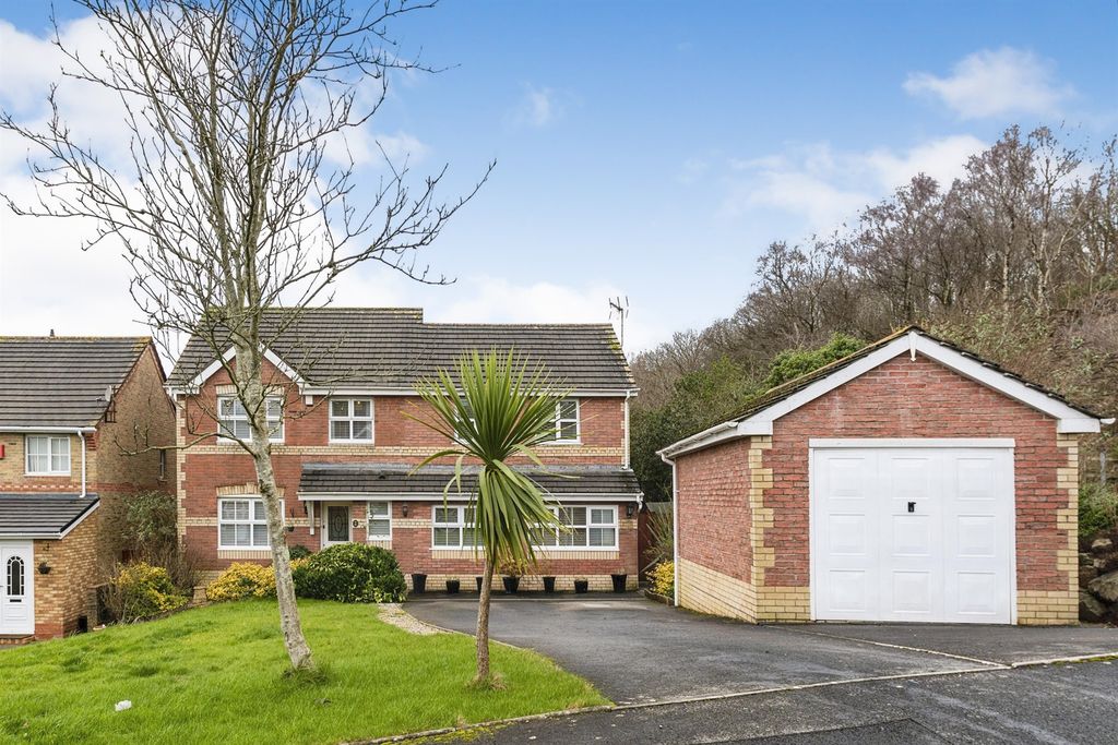 Property photo 1 of 34