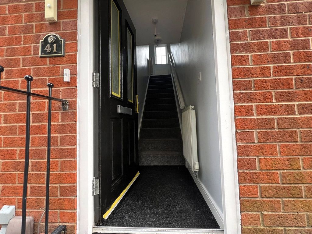 Property photo 3 of 14 Entrance