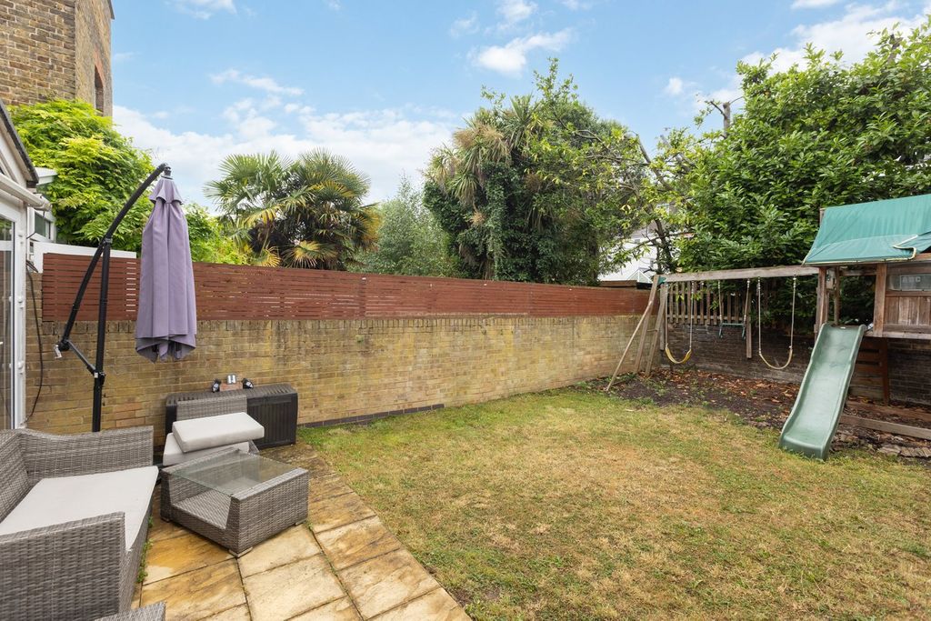 Property photo 3 of 12