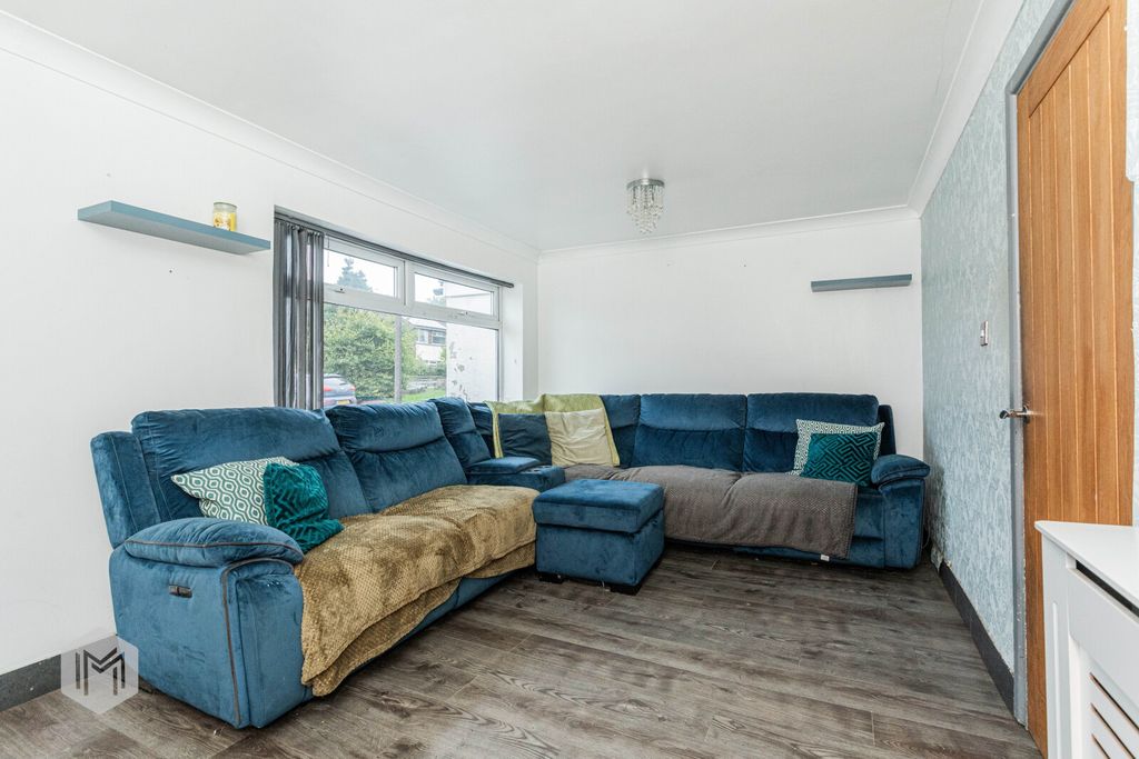 Property photo 2 of 21 Picture No. 18