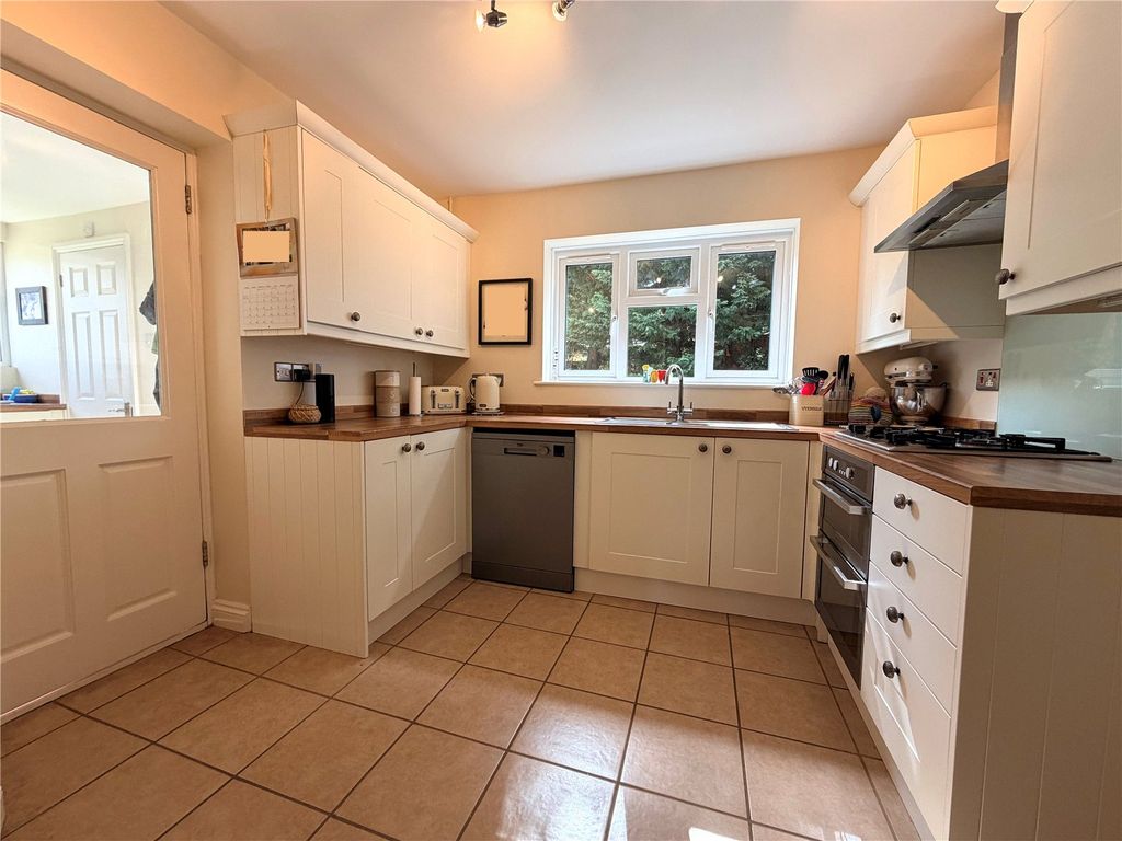 Property photo 2 of 11 Picture No. 19