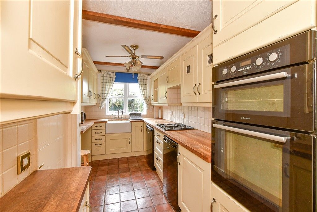 Property photo 2 of 14 Kitchen