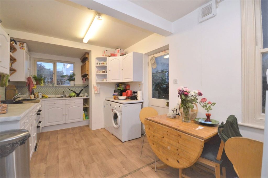 Property photo 3 of 13 Picture No. 17