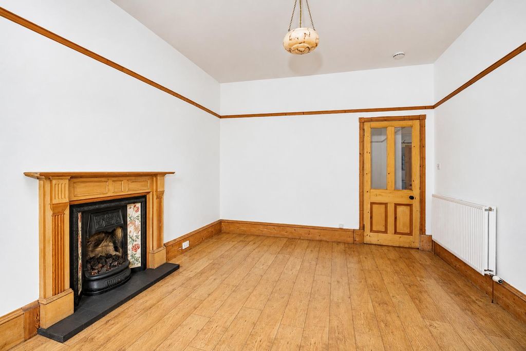 Property photo 3 of 19 1R 12 Forfar Road Dundee-3.Jpg