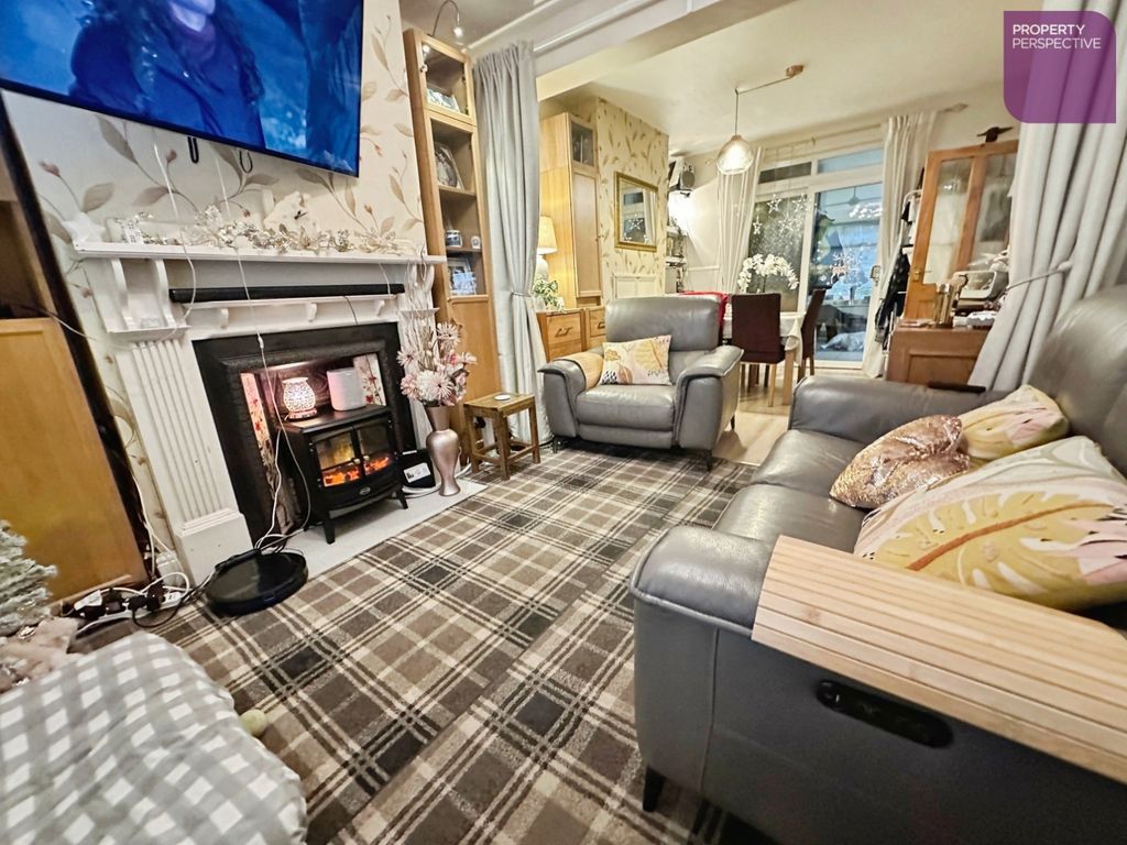 Property photo 2 of 16 Lounge/Diner