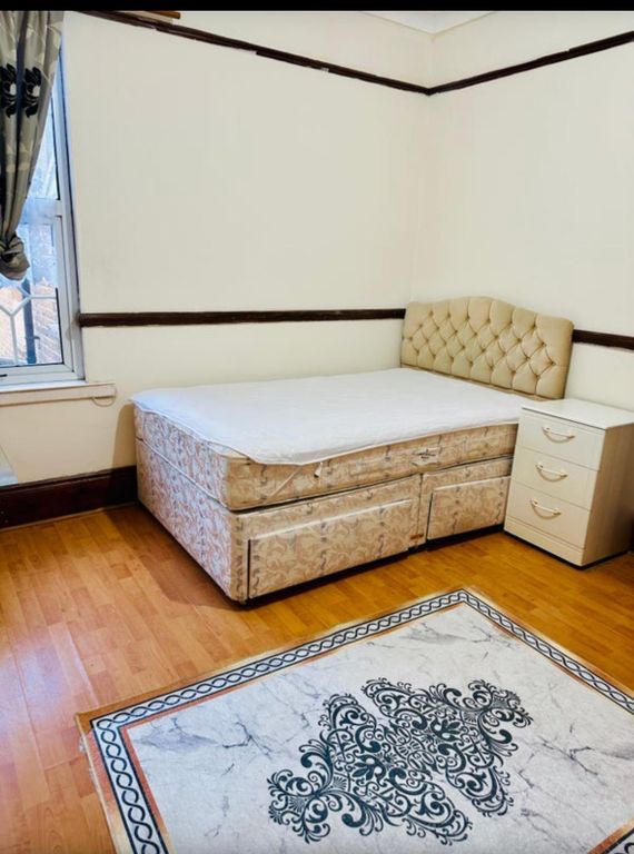 Property photo 1 of 2