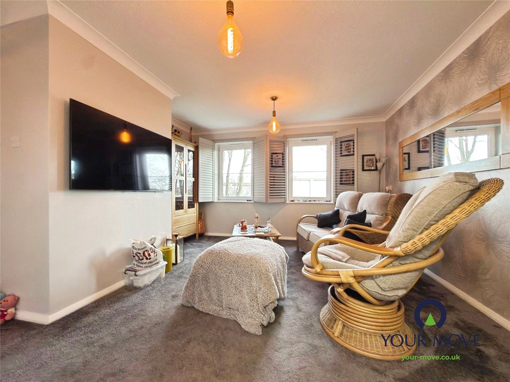 Property photo 2 of 8 Lounge