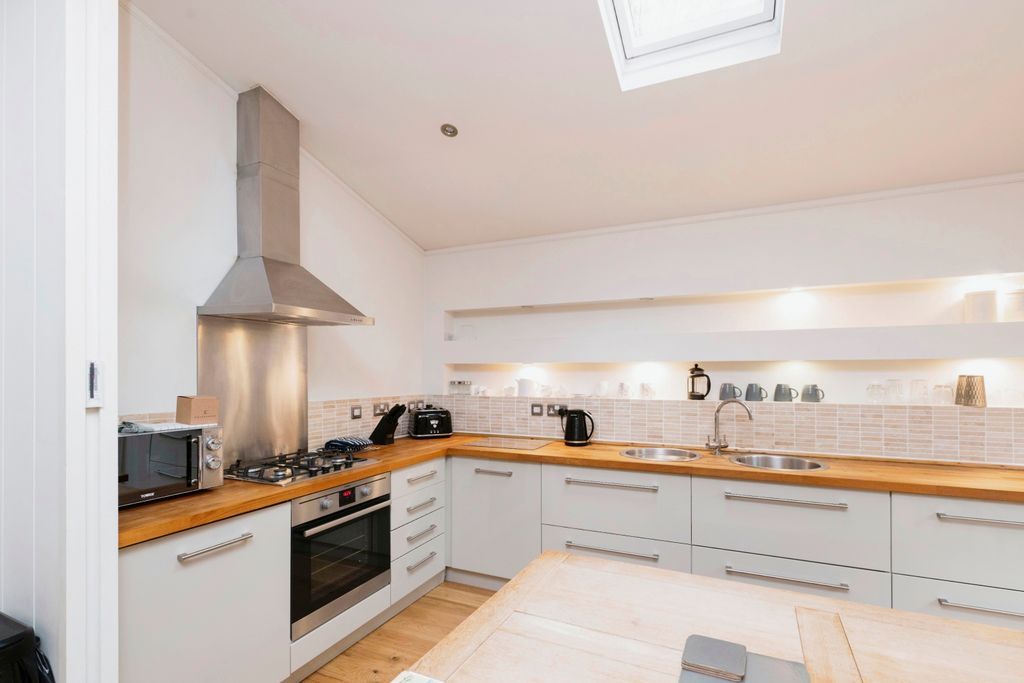 Property photo 2 of 17 Open Plan
