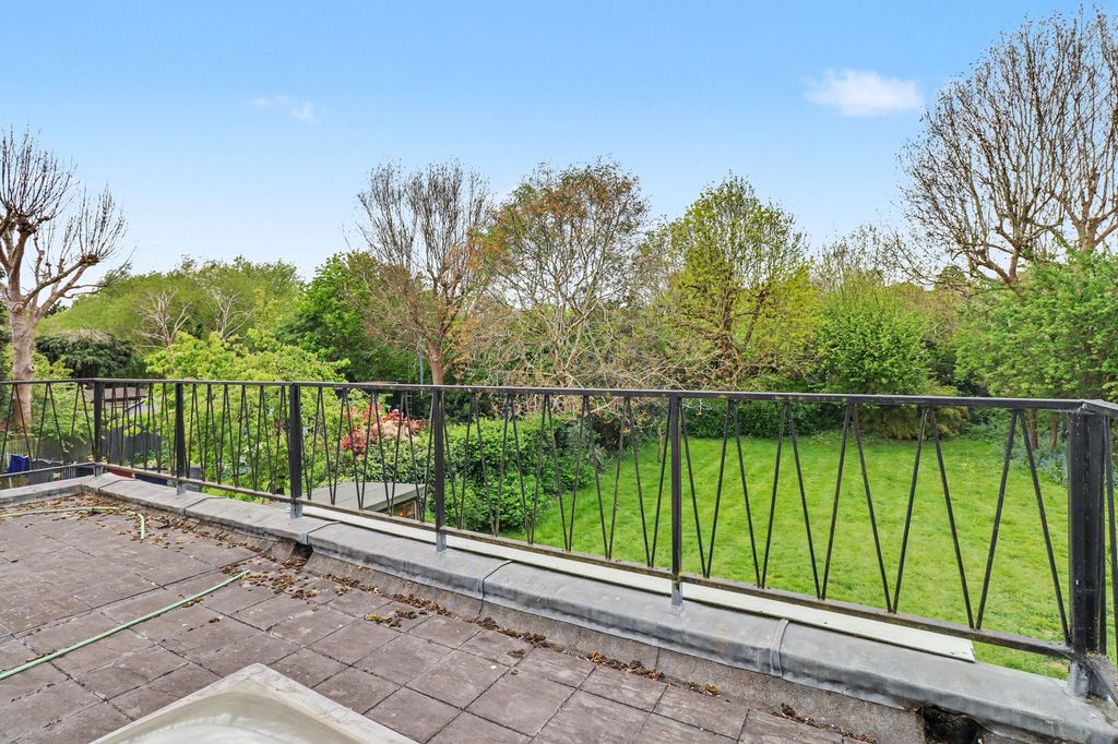 Additional image 12 of 4 bed detached house for saleEmber Farm Way, East Molesey KT8
