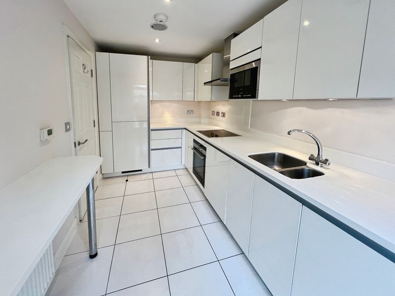 Property photo 3 of 21 Kitchen