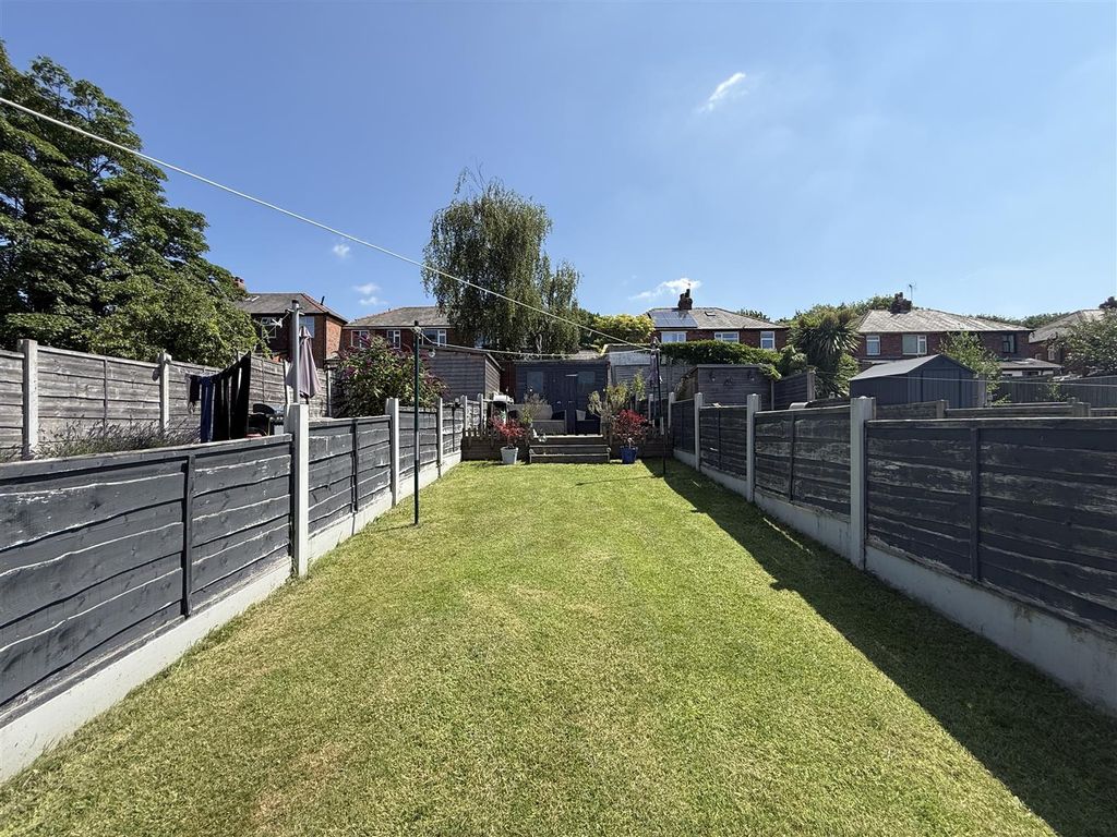 2 bed terraced house for saleKing Street, Dukinfield SK16