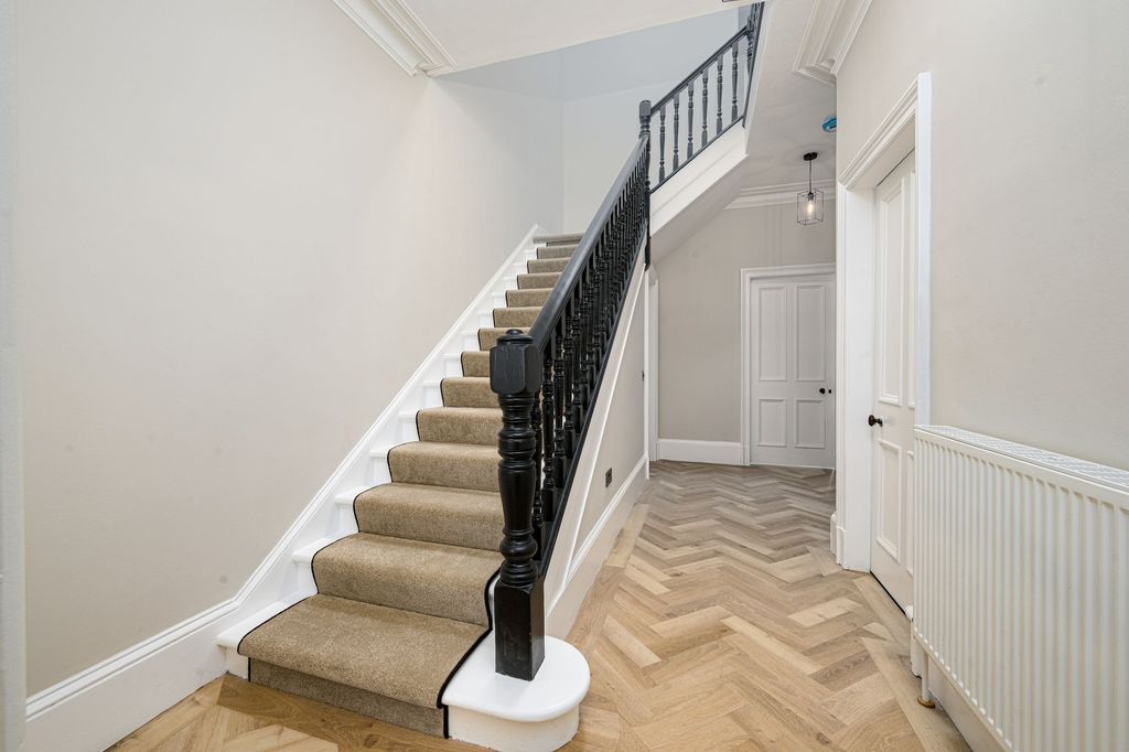 Property photo 3 of 23 Staircase