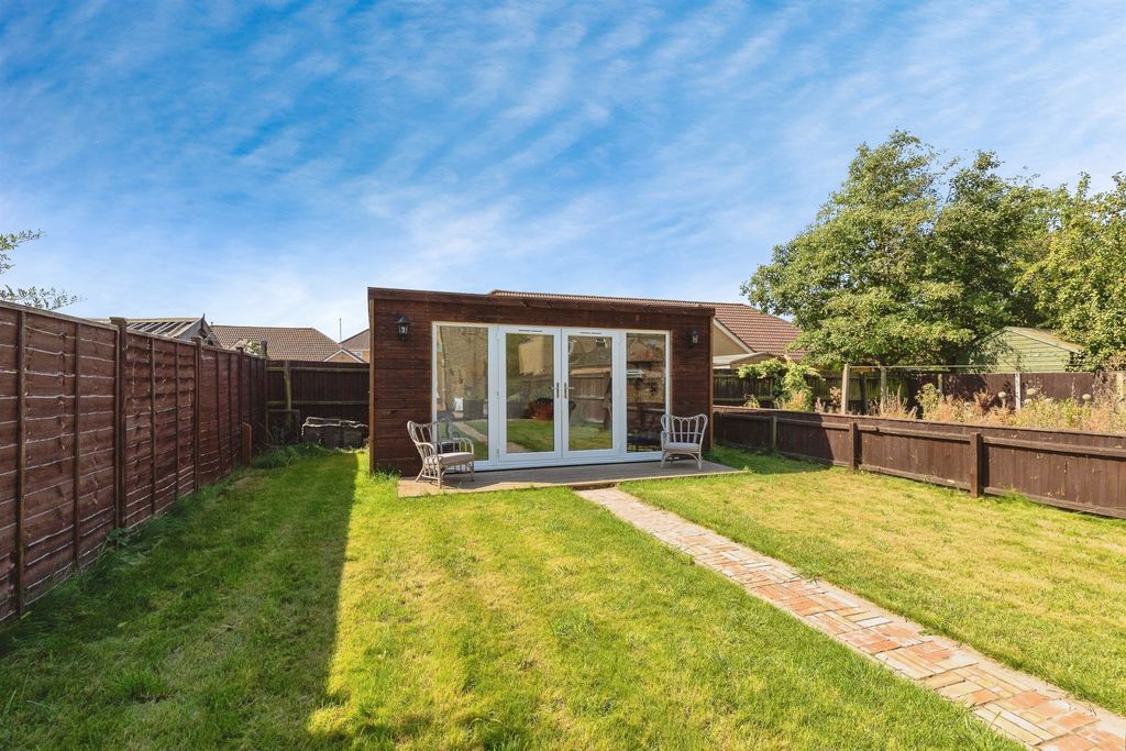 Property photo 3 of 21