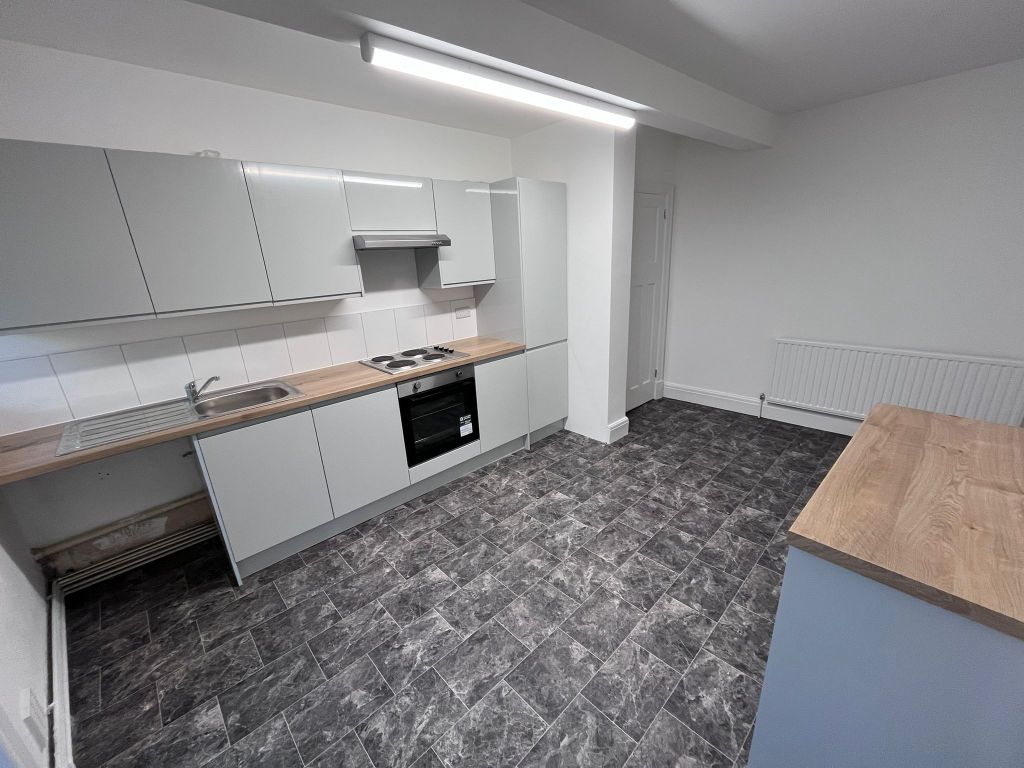 Property photo 3 of 9 Kitchen