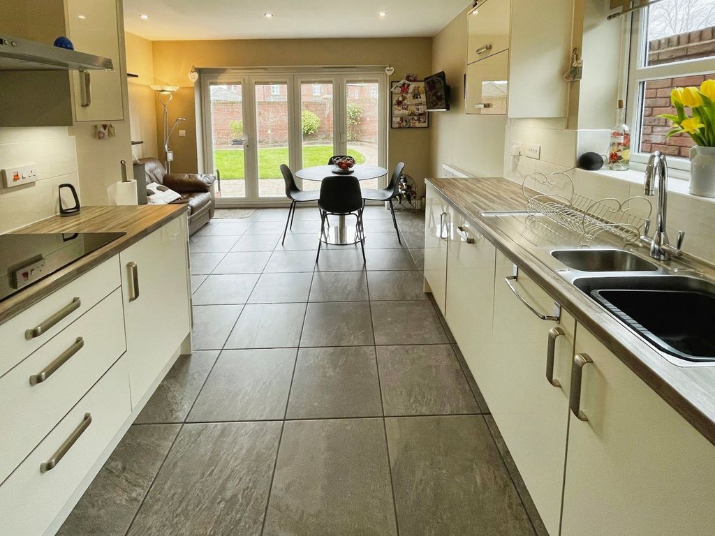 Property photo 3 of 30 Picture No. 12