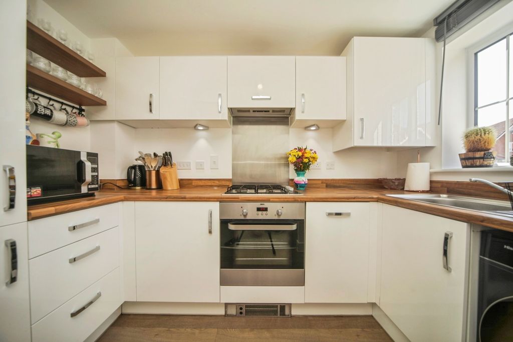 Property photo 2 of 15 Pbox-Img.Jpg