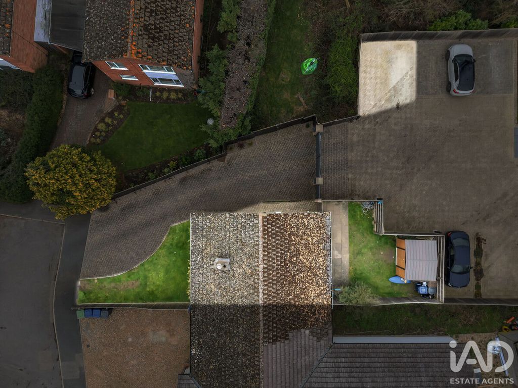 Property photo 2 of 21