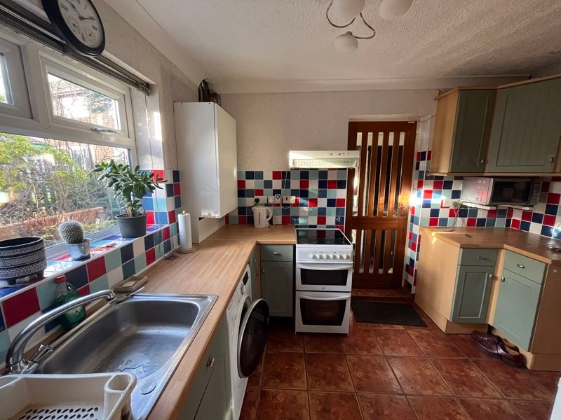 Property photo 3 of 12 Kitchen Diner