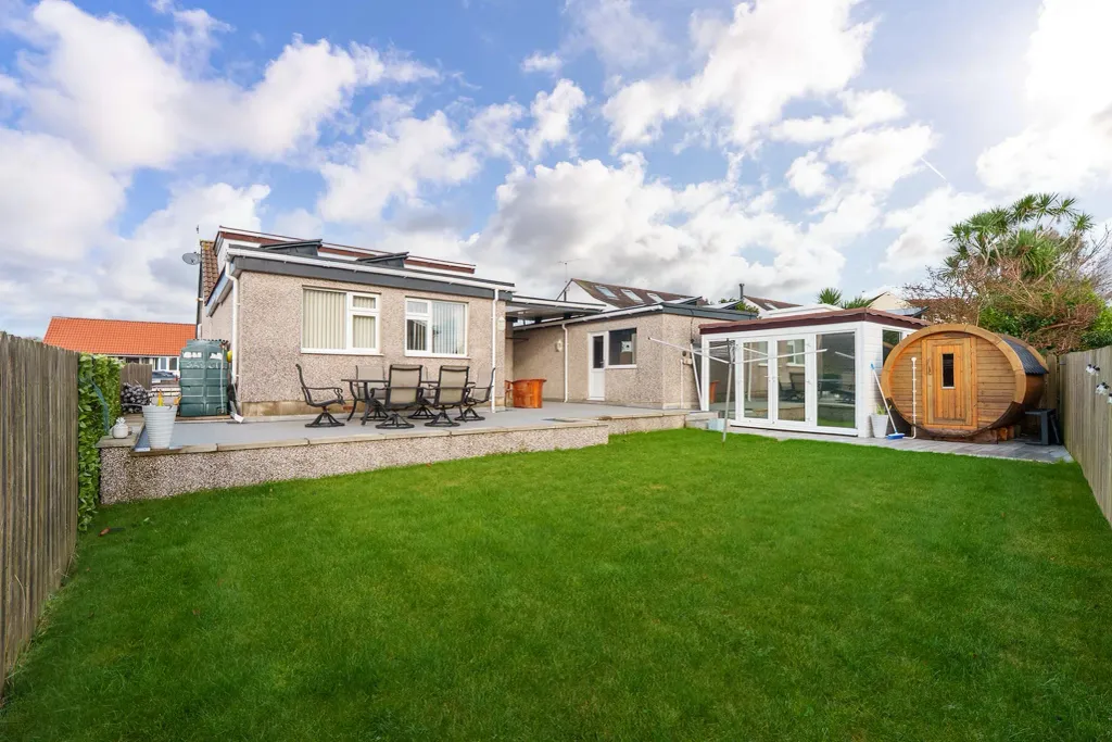 Property photo 2 of 33