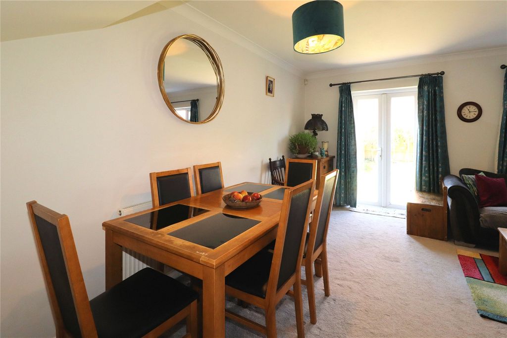 Property photo 3 of 15 Picture No. 16