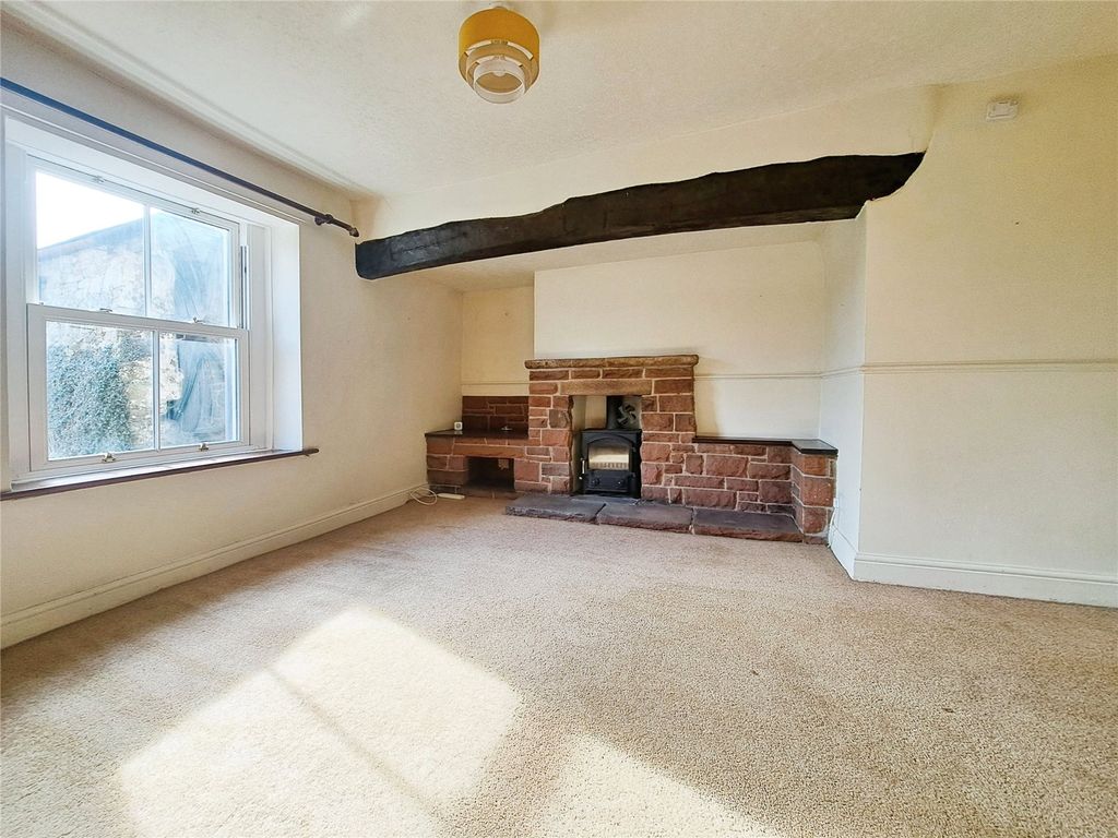 Property photo 3 of 13 Lounge