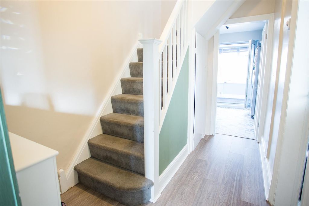 Property photo 3 of 24 Entrance Hallway