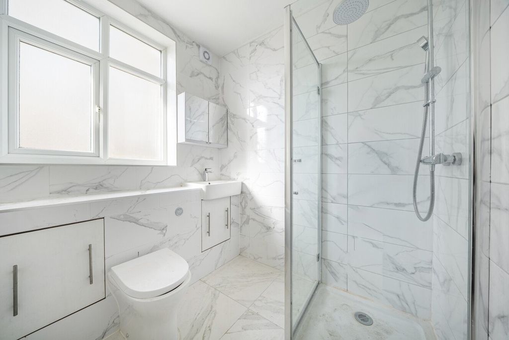 Property photo 3 of 20 Picture 3