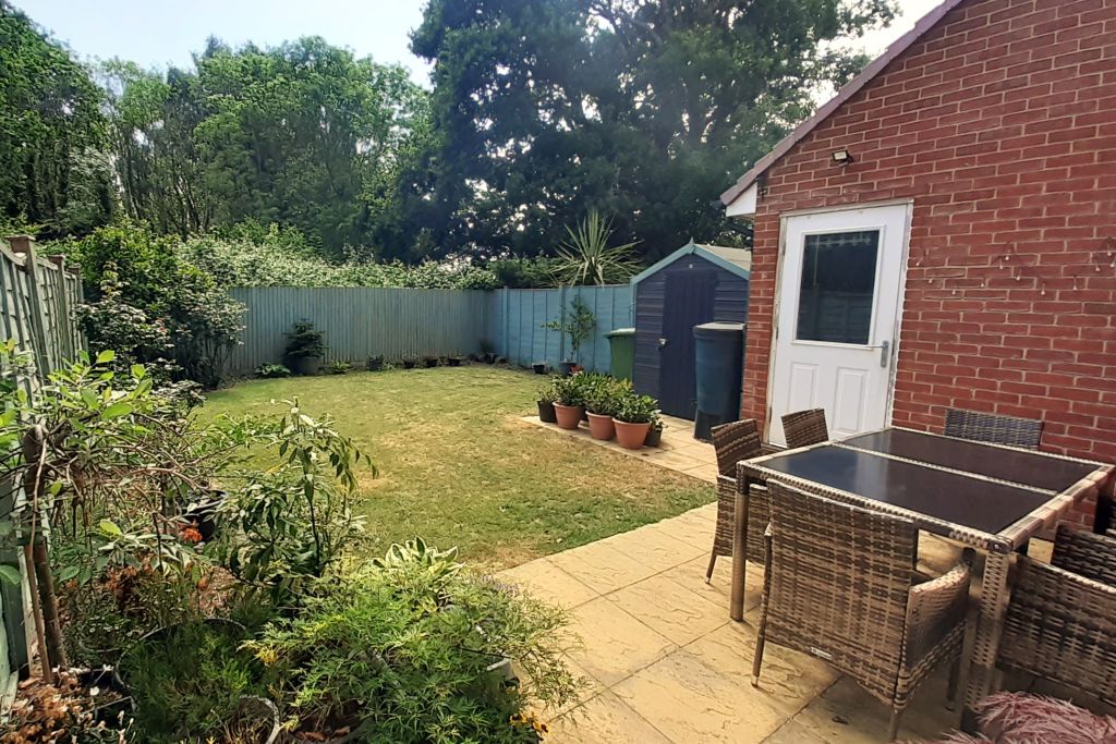 Property photo 2 of 16 Garden