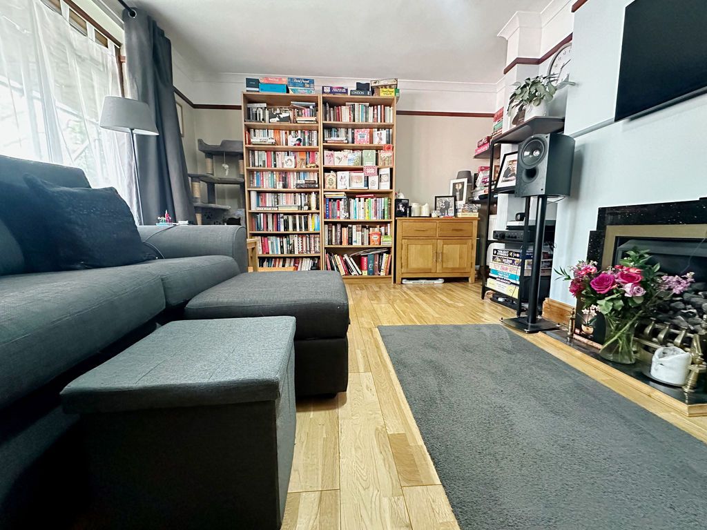 Property photo 1 of 12 Photo 13