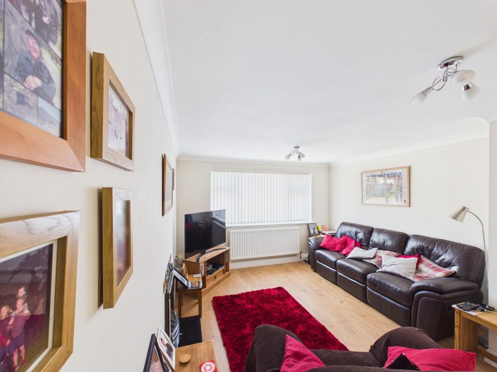 Property photo 3 of 14 5019695