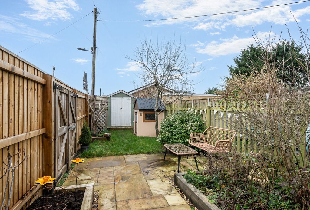 Property photo 3 of 16 1410350-12-698F1c...