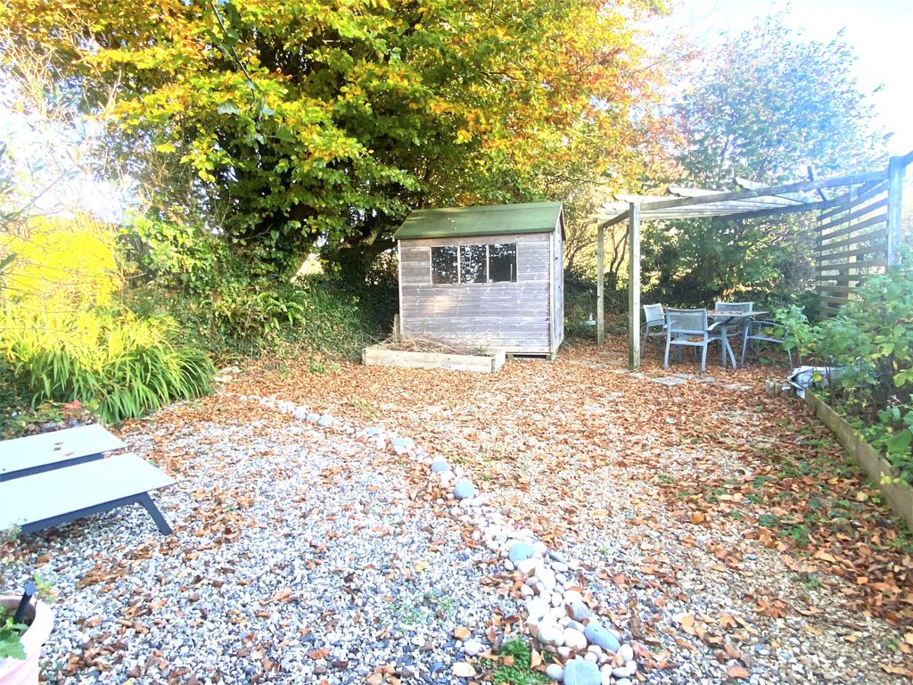 Property photo 2 of 12 3 - Picture No. 11