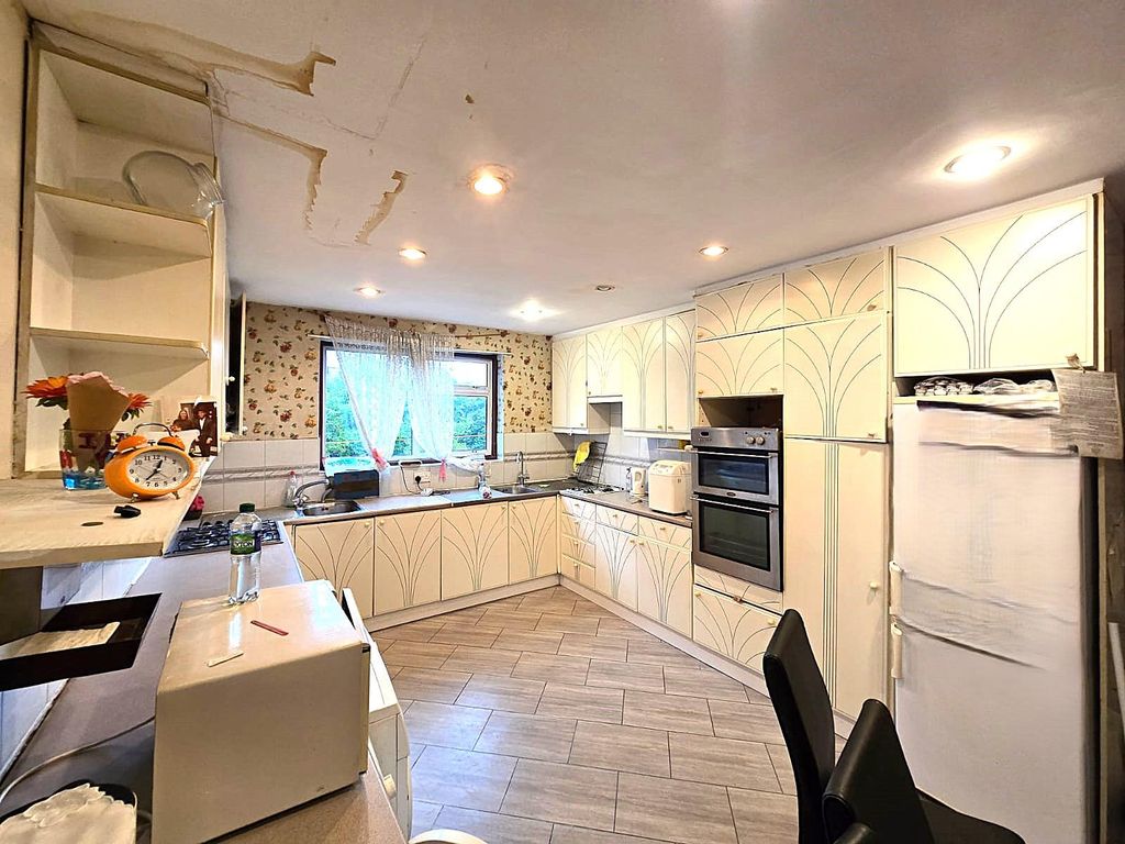 Property photo 2 of 18 Gallery