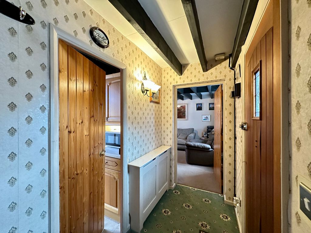 Property photo 2 of 14 Entrance Hall