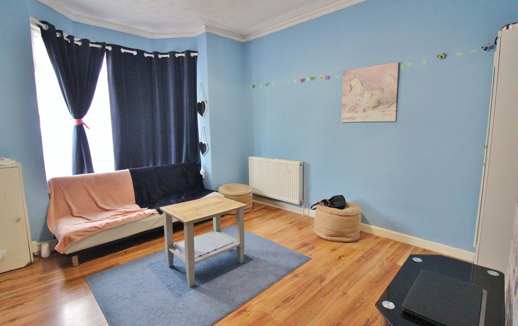 Property photo 2 of 9