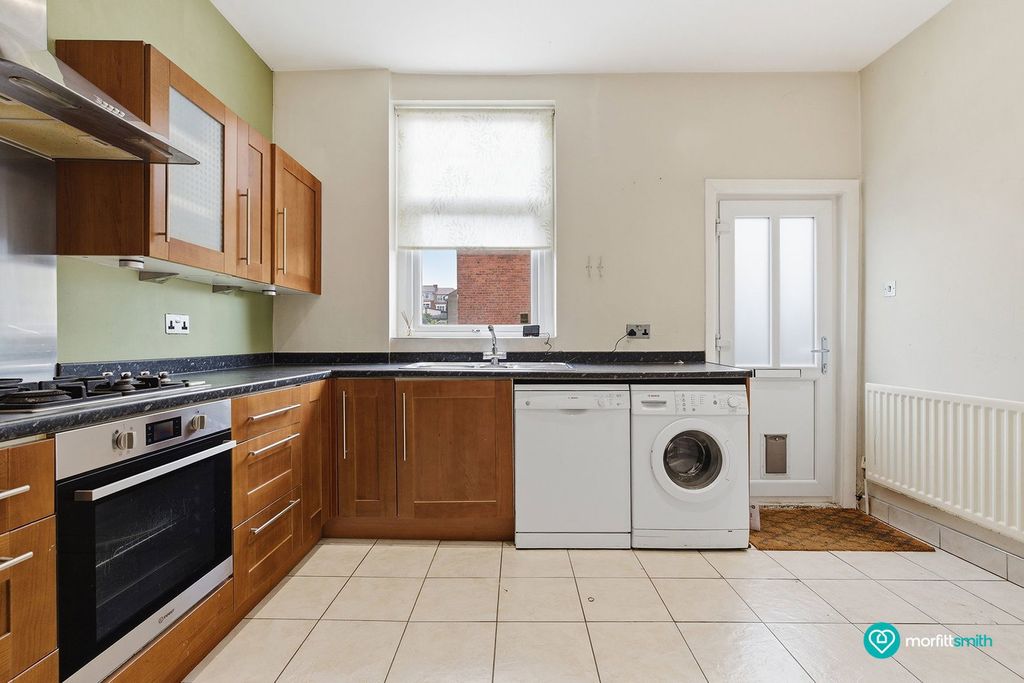 Property photo 2 of 14