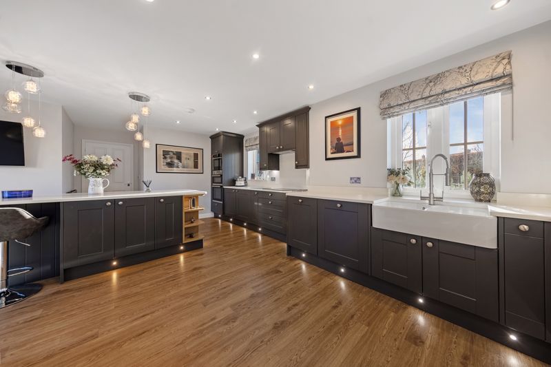 Property photo 3 of 28 Kitchen/Diner