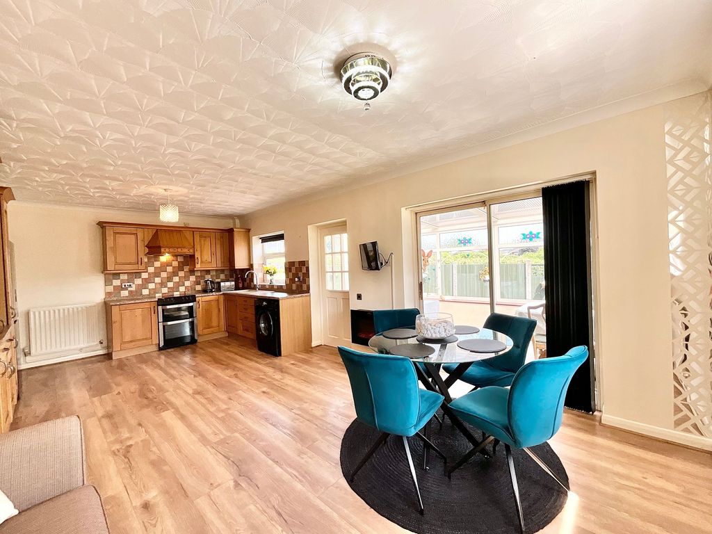 Property photo 2 of 37