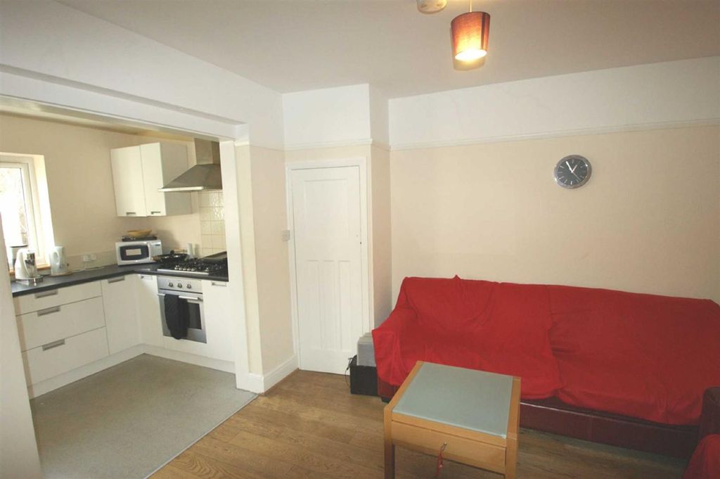 Property photo 2 of 5