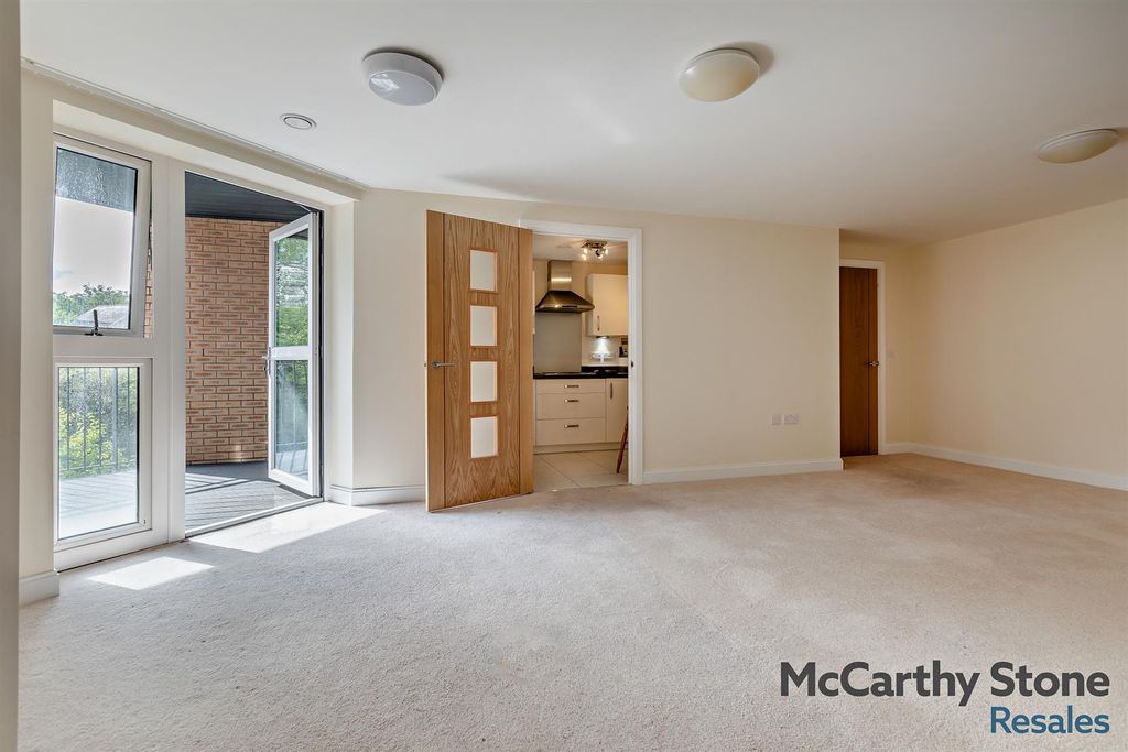 Property photo 3 of 18 Living Room: