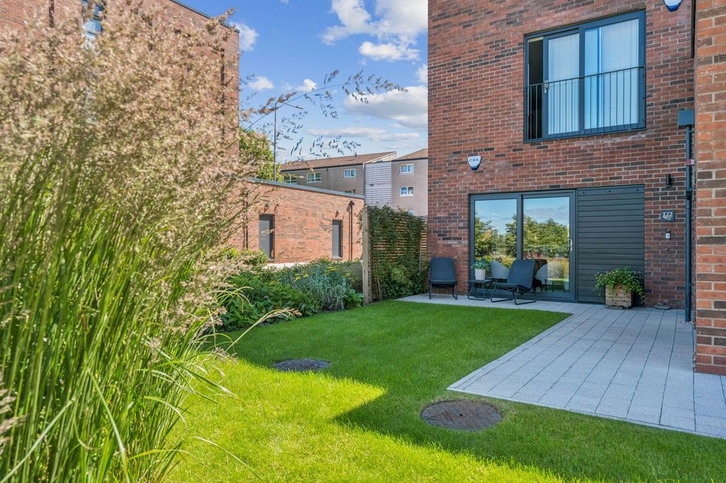 Additional image 22 of 2 bed flat for sale122 Festival Court, Main Door, Prince's Quay, Glasgow G51