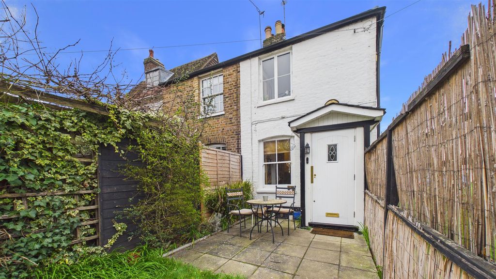 Property photo 1 of 16 Cam04248G0-Pr0128-Still019.Jpg