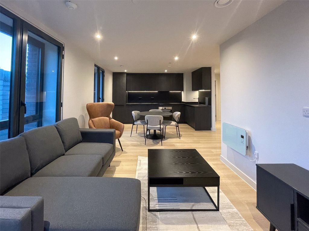 Property photo 3 of 43 Picture No. 01