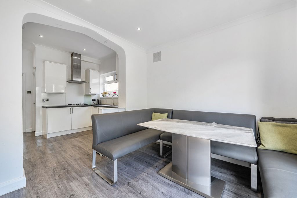 Property photo 3 of 20 1482747-9-6A3c19F...