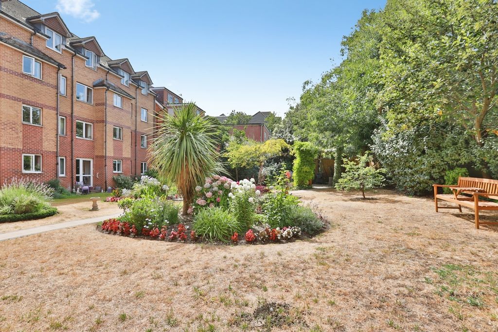 Property photo 1 of 18 Pbox-Img.Jpg